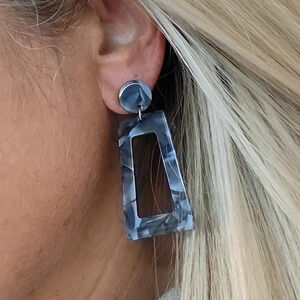 🔥LAST PAIR🔥 GRAPHITE MARBLED DROP EARRINGS